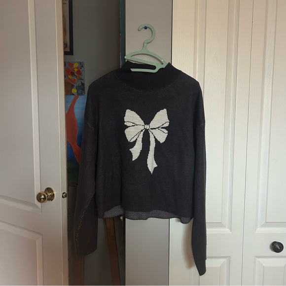 Urban Heritage Charcoal Sweater with Cream Bow - Picture 2 of 6